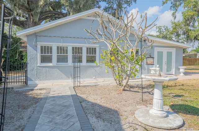 1433 N LAKE HOWARD DRIVE, Winter Haven, FL 33881