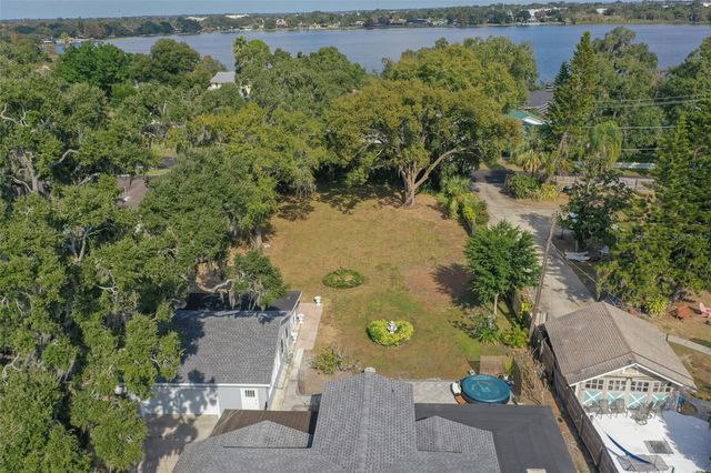 1433 N LAKE HOWARD DRIVE, Winter Haven, FL 33881