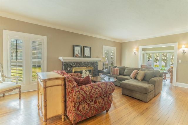 1433 N LAKE HOWARD DRIVE, Winter Haven, FL 33881