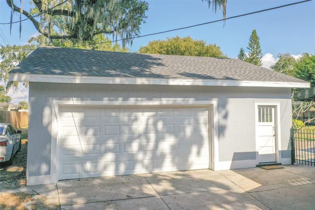 1433 N LAKE HOWARD DRIVE, Winter Haven, FL 33881