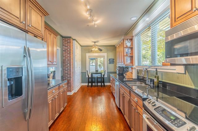 1433 N LAKE HOWARD DRIVE, Winter Haven, FL 33881