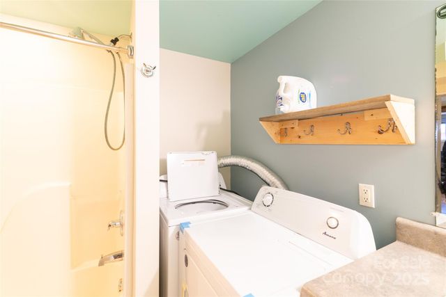 1137 Saunders Road, Franklin, NC 28734