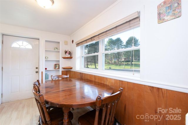 1137 Saunders Road, Franklin, NC 28734