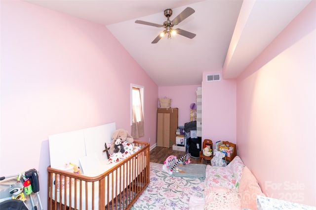 1137 Saunders Road, Franklin, NC 28734