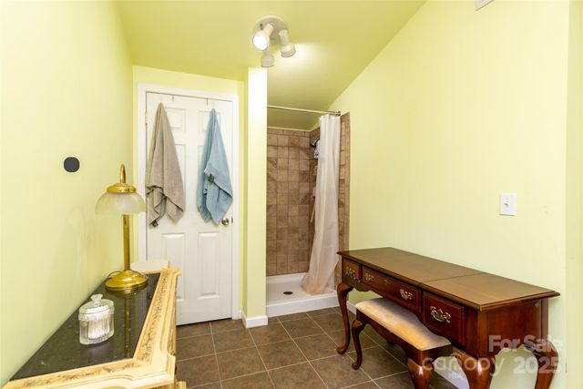 1137 Saunders Road, Franklin, NC 28734