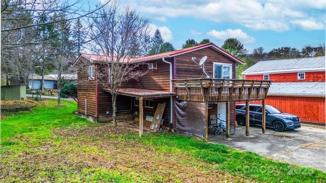 1137 Saunders Road, Franklin, NC 28734