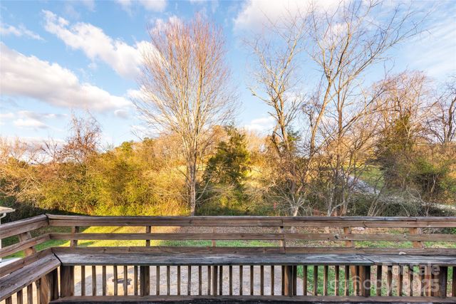 1137 Saunders Road, Franklin, NC 28734