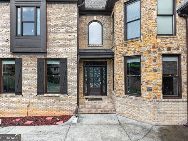 585 Settles Brook Court, Suwanee, GA 30024