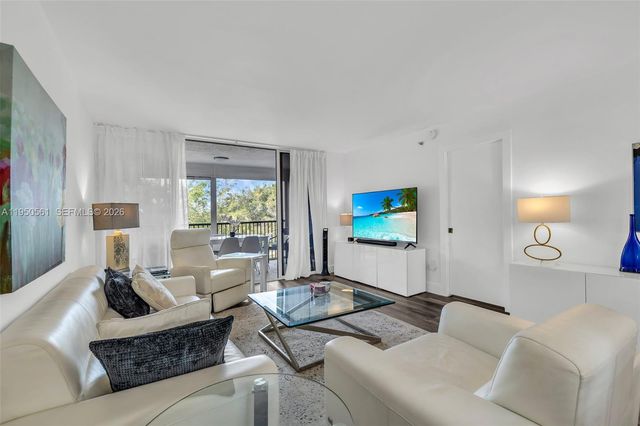 3910 Inverrary Blvd 503-B, Lauderhill, FL 33319