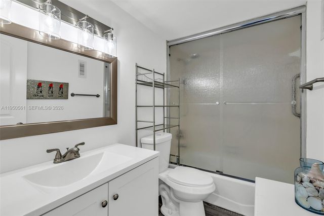 3910 Inverrary Blvd 503-B, Lauderhill, FL 33319