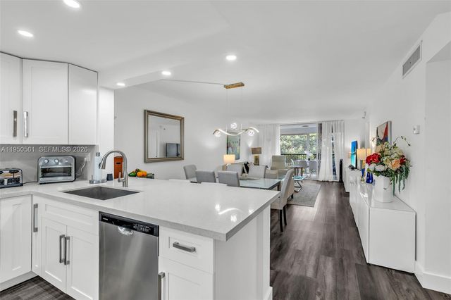 3910 Inverrary Blvd 503-B, Lauderhill, FL 33319