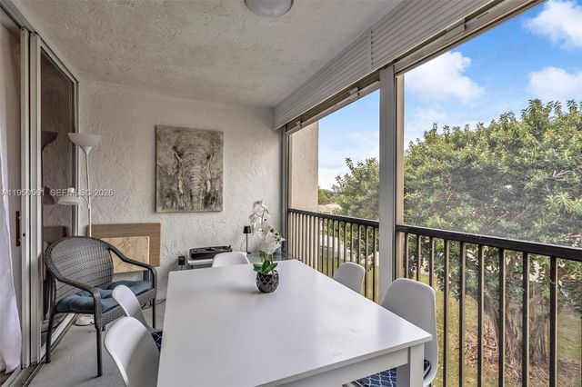 3910 Inverrary Blvd 503-B, Lauderhill, FL 33319