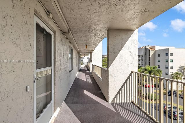 3910 Inverrary Blvd 503-B, Lauderhill, FL 33319