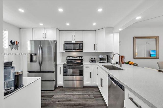 3910 Inverrary Blvd 503-B, Lauderhill, FL 33319