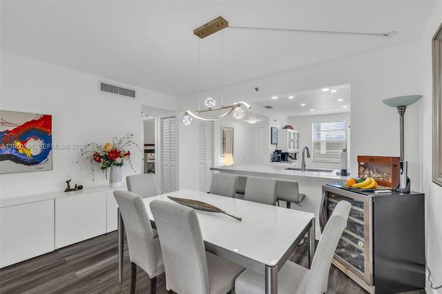 3910 Inverrary Blvd 503-B, Lauderhill, FL 33319