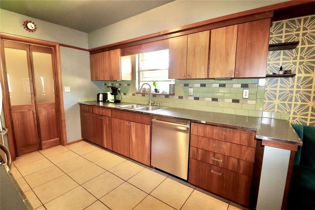 1625 Crestmont Avenue, Norman, OK 73069