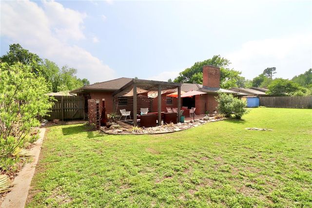 1625 Crestmont Avenue, Norman, OK 73069