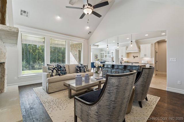 2705 W Twin Oaks Street, Broken Arrow, OK 74012