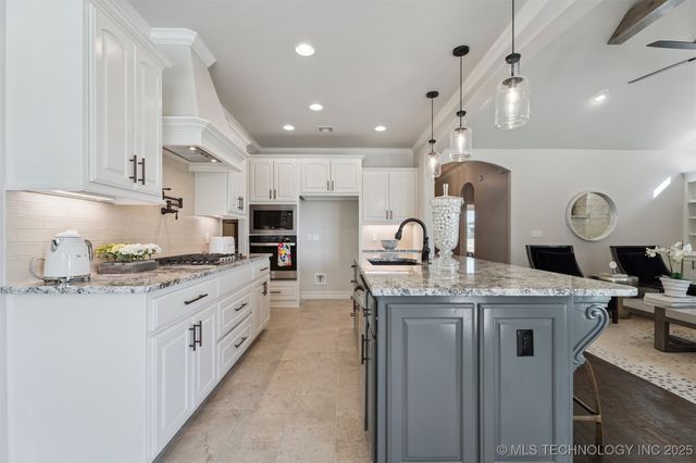 2705 W Twin Oaks Street, Broken Arrow, OK 74012