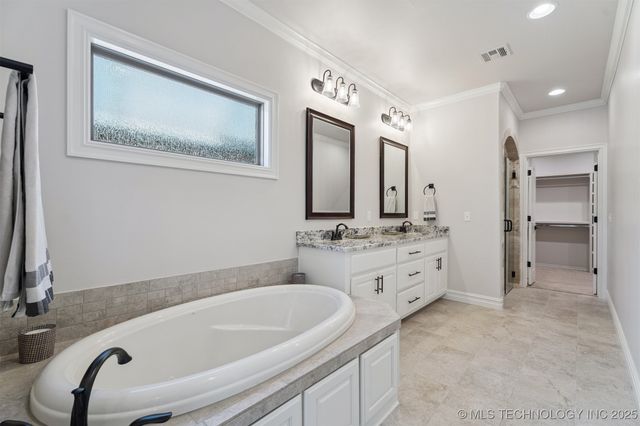 2705 W Twin Oaks Street, Broken Arrow, OK 74012