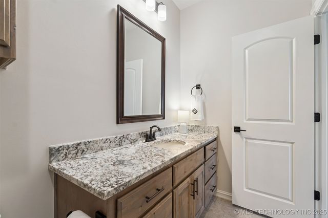 2705 W Twin Oaks Street, Broken Arrow, OK 74012