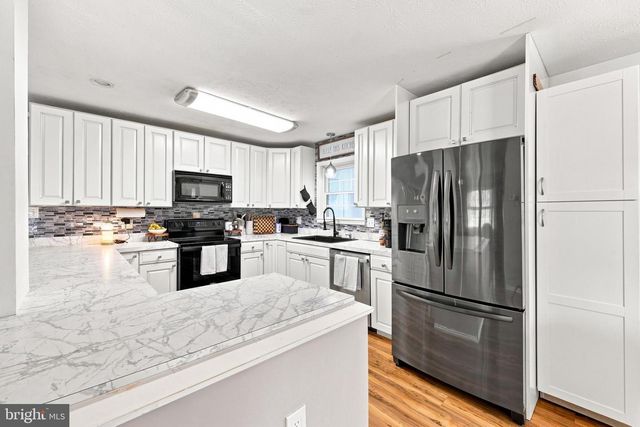 115 BAER OAK DR, Maurertown, VA 22644