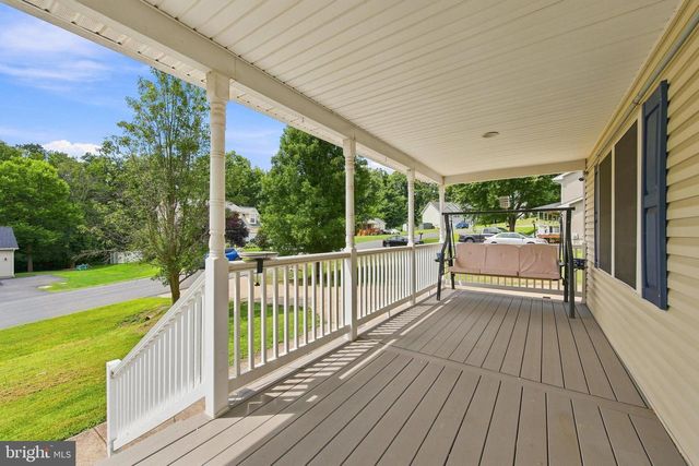 115 BAER OAK DR, Maurertown, VA 22644