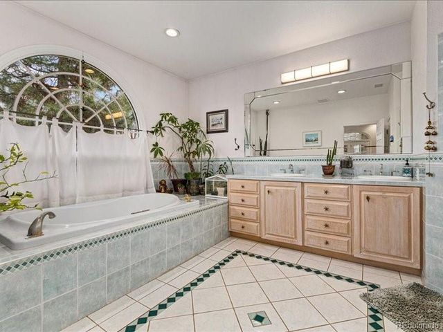 110 Ivy St, Denver, CO 80220