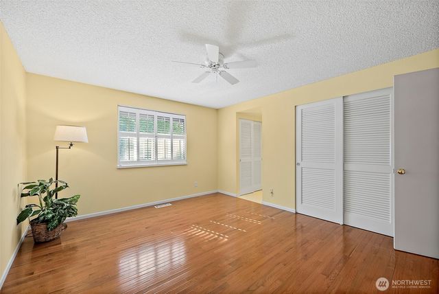 7861 NE University Point Circle NE, Bremerton, WA 98311