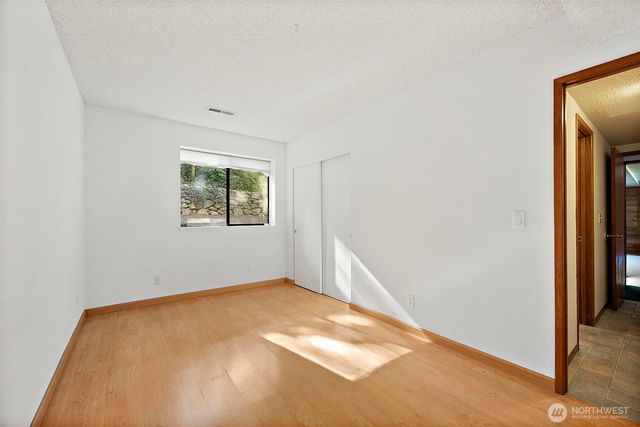 7861 NE University Point Circle NE, Bremerton, WA 98311