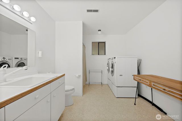 7861 NE University Point Circle NE, Bremerton, WA 98311