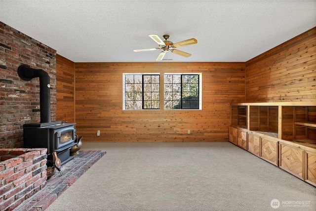 7861 NE University Point Circle NE, Bremerton, WA 98311