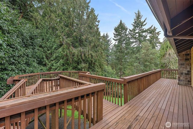 7861 NE University Point Circle NE, Bremerton, WA 98311