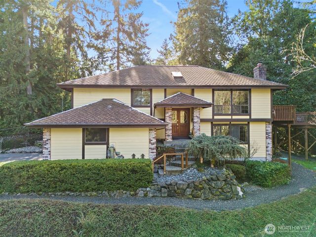 7861 NE University Point Circle NE, Bremerton, WA 98311