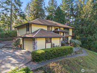 7861 NE University Point Circle NE, Bremerton, WA 98311