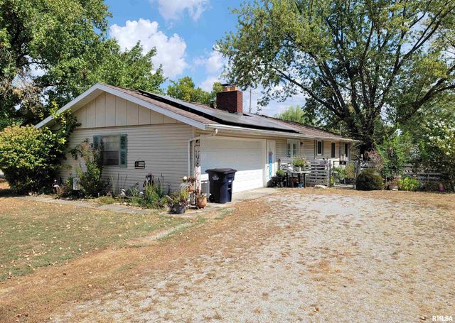 1133 W Boone Street, Salem, IL 62881