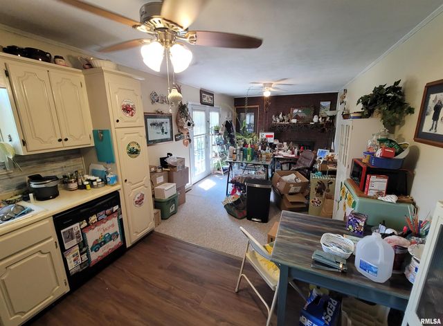 1133 W Boone Street, Salem, IL 62881