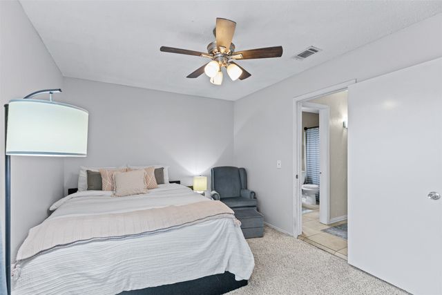 5117 Curzon Avenue, Fort Worth, TX 76107