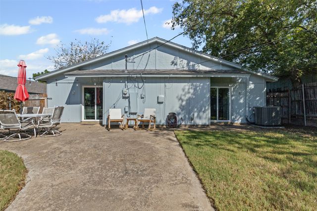 5117 Curzon Avenue, Fort Worth, TX 76107