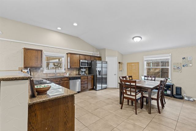 5117 Curzon Avenue, Fort Worth, TX 76107