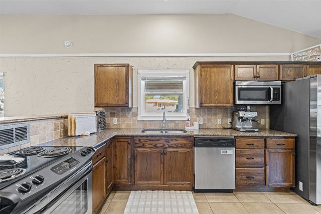 5117 Curzon Avenue, Fort Worth, TX 76107