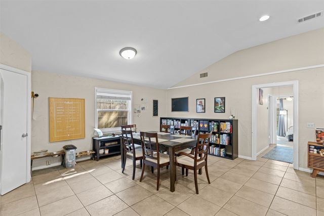 5117 Curzon Avenue, Fort Worth, TX 76107
