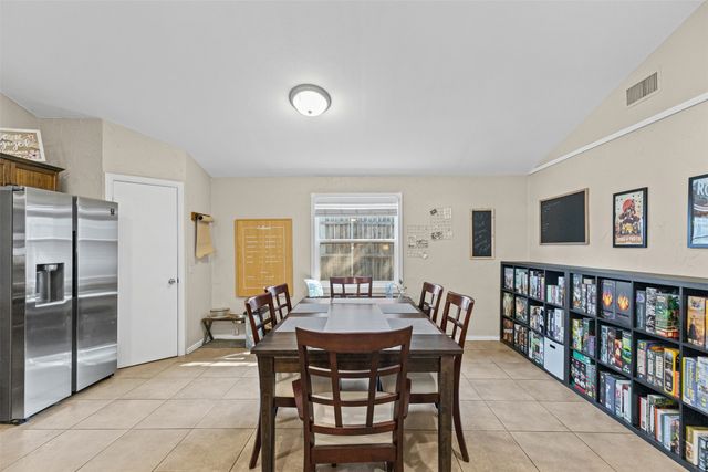 5117 Curzon Avenue, Fort Worth, TX 76107