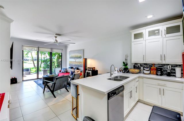 5820 NW 104th Ct, Doral, FL 33178