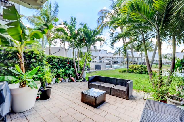 5820 NW 104th Ct, Doral, FL 33178