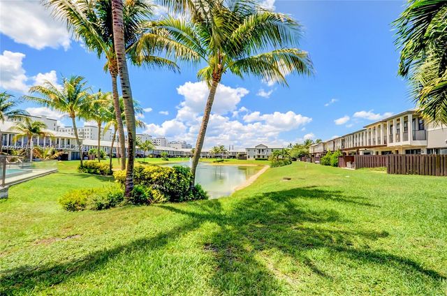 5820 NW 104th Ct, Doral, FL 33178