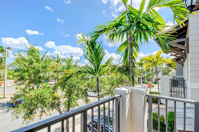 5820 NW 104th Ct, Doral, FL 33178