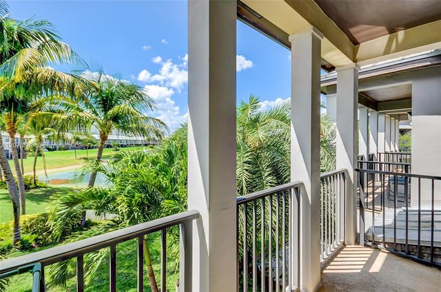 5820 NW 104th Ct, Doral, FL 33178