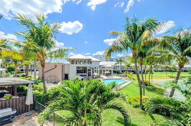 5820 NW 104th Ct, Doral, FL 33178