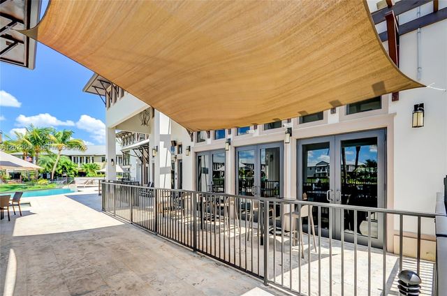 5820 NW 104th Ct, Doral, FL 33178